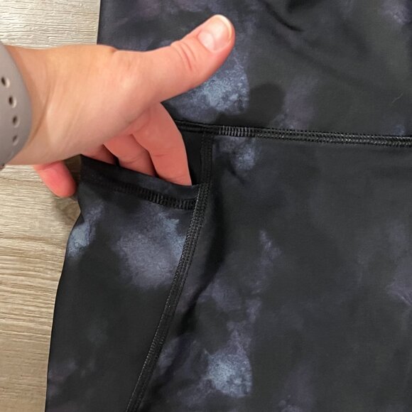 Old Navy Active Powersoft Bike Shorts Women's Medium High Rise Go Dry Navy Blue - Picture 2 of 4